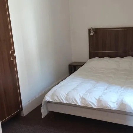 T2 Dans Chateau, 4 Pers, Piscine, Animaux Admis - Fr-1-165b-50 Apartament *