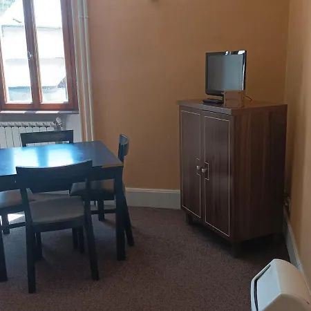 T2 Dans Chateau, 4 Pers, Piscine, Animaux Admis - Fr-1-165b-50 *