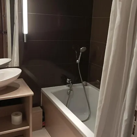 T2 Dans Chateau, 4 Pers, Piscine, Animaux Admis - Fr-1-165b-50