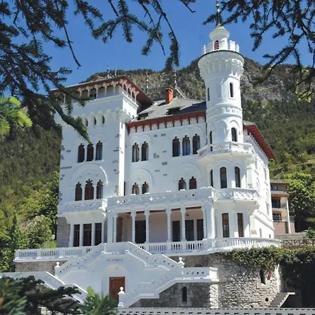 T2 Au Château Des Magnans, - 4 Pers, Piscine, Sauna, Parking - Vallée De L'ubaye - Fr-1-165b-50 * Jausiers