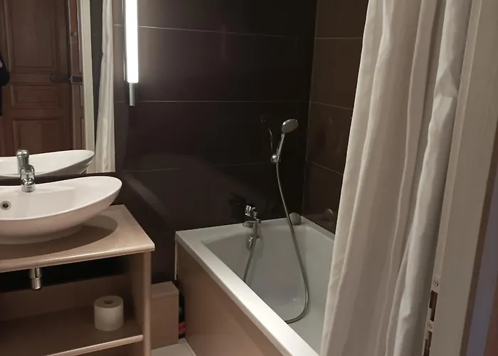 T2 Au Château Des Magnans, - 4 Pers, Piscine, Sauna, Parking - Vallée De L'ubaye - Fr-1-165b-50